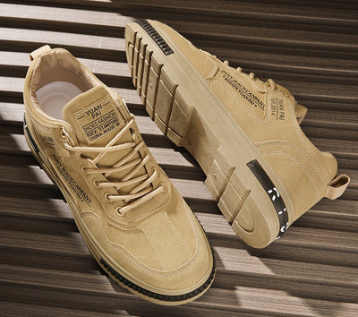 Udobni ortopedski čevlji – mehki in udobni, z odlično oporo – lajšajo bolečine v stopalih.